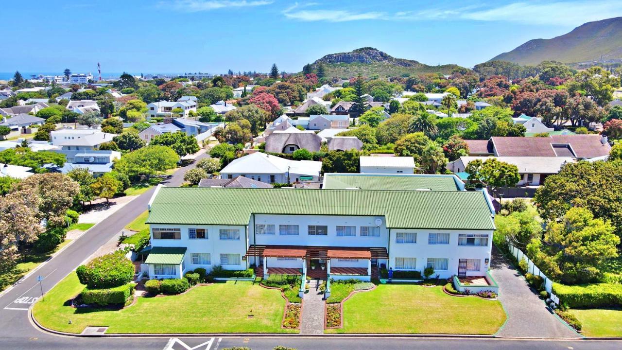 Fairway Holiday Accommodation Hermanus Exterior photo